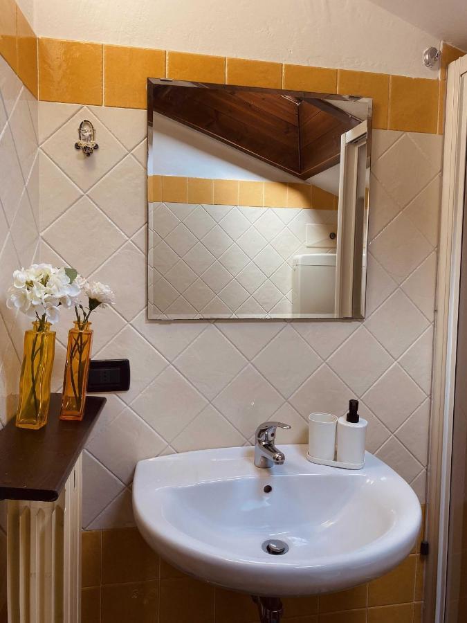 Antico Borgo Apartment เดเซนซาโนเดลการ์ดา ภายนอก รูปภาพ