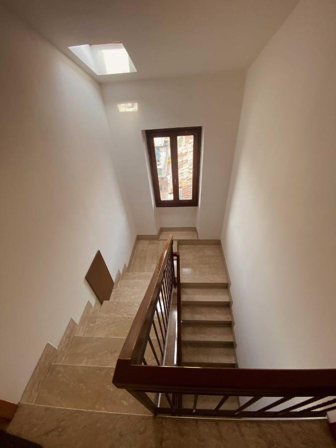 Antico Borgo Apartment เดเซนซาโนเดลการ์ดา ภายนอก รูปภาพ
