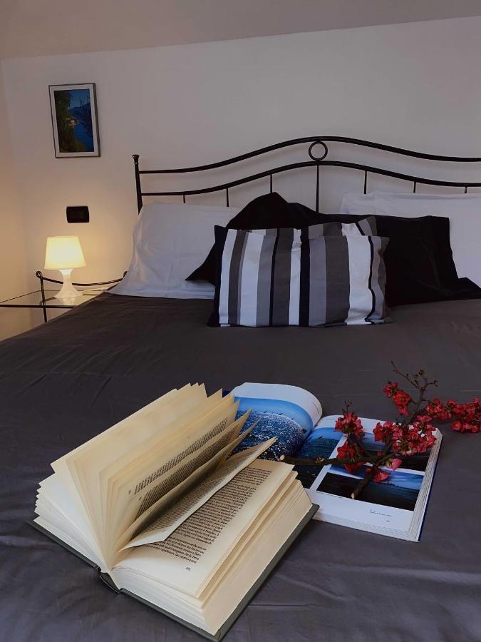 Antico Borgo Apartment เดเซนซาโนเดลการ์ดา ภายนอก รูปภาพ