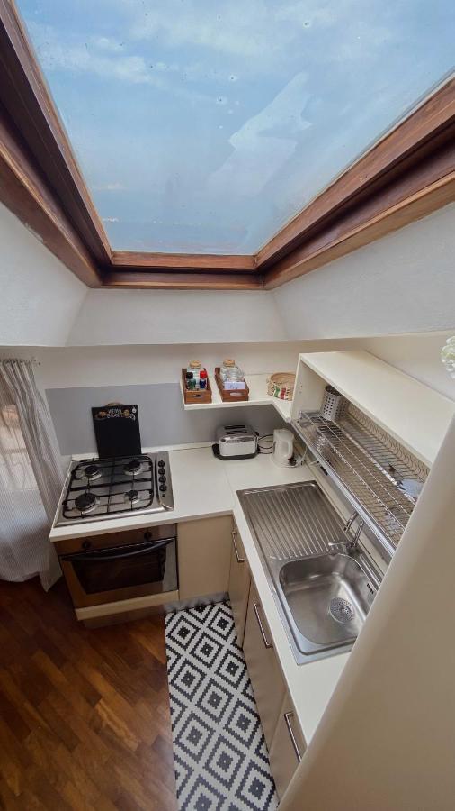 Antico Borgo Apartment เดเซนซาโนเดลการ์ดา ภายนอก รูปภาพ